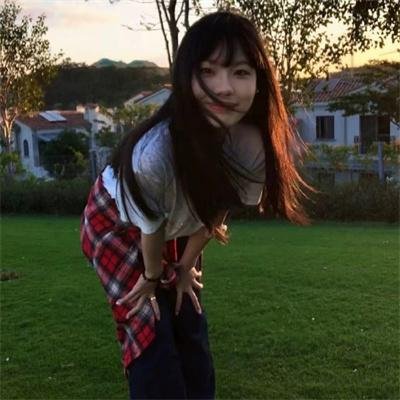我罩袍下的口红